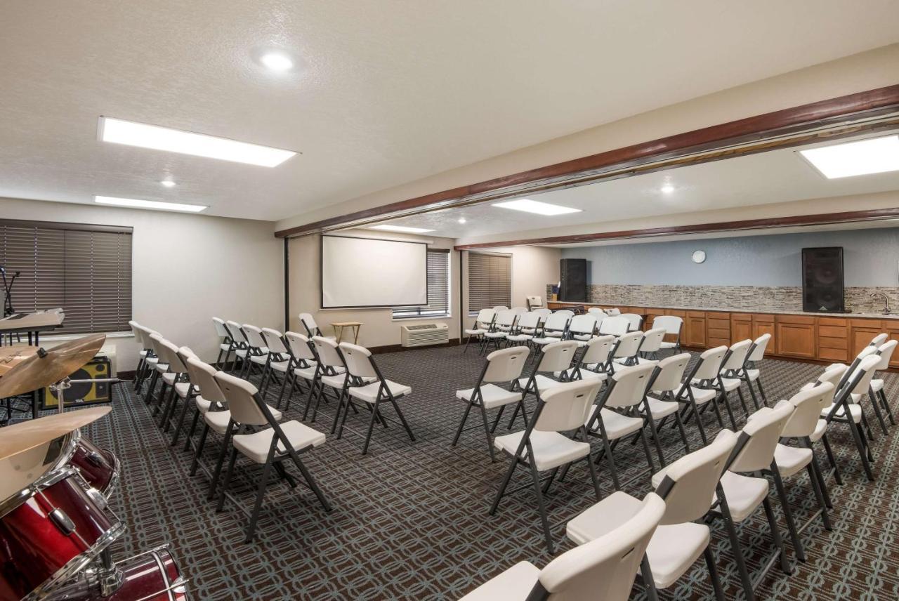 Surestay By Western Iowa 4* Coralville