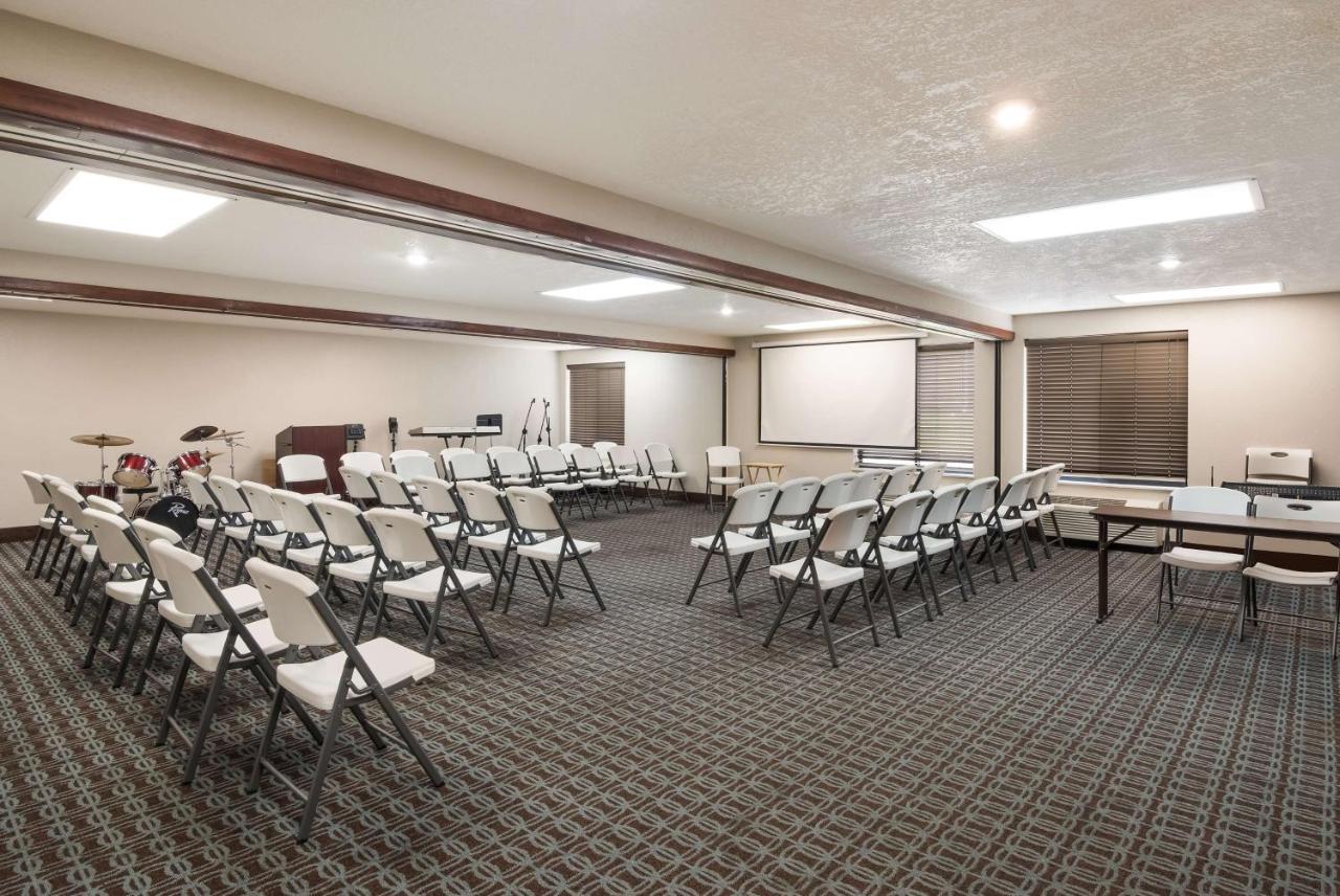 Surestay By Western Iowa Hotel